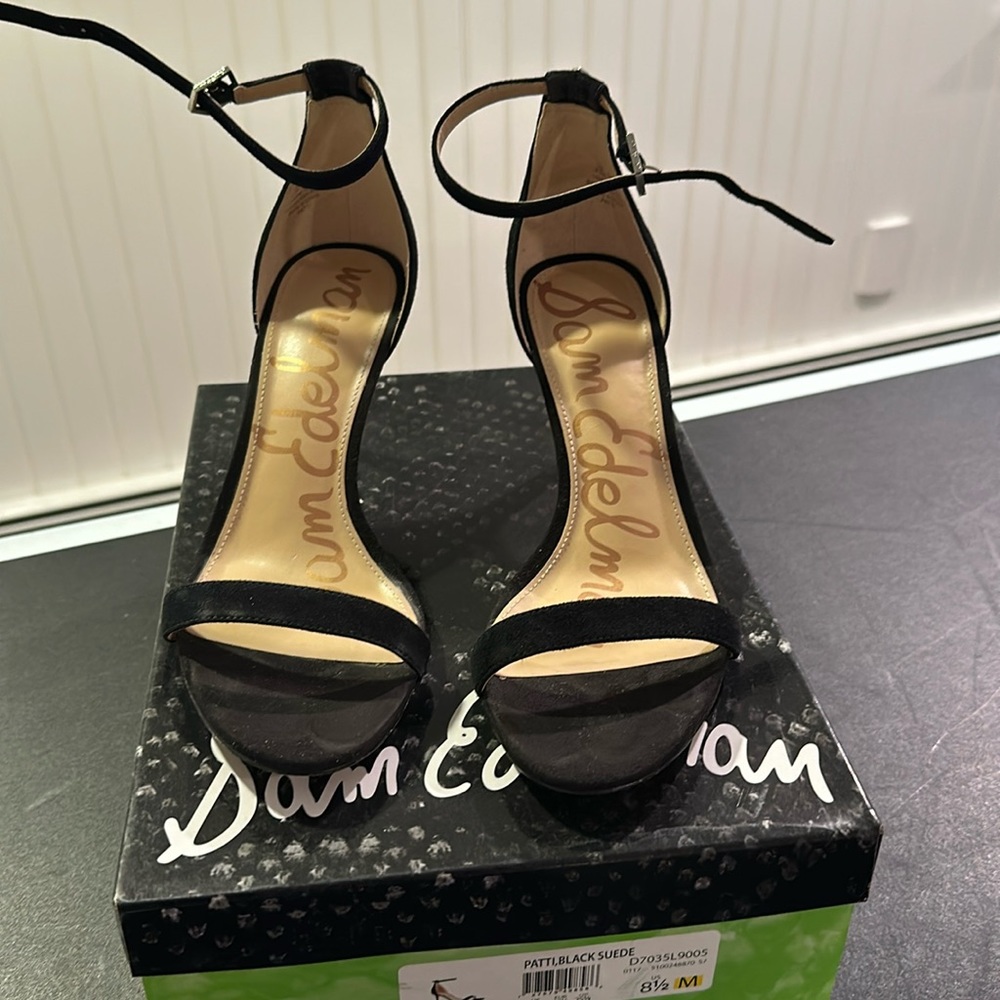 Black suede sandal